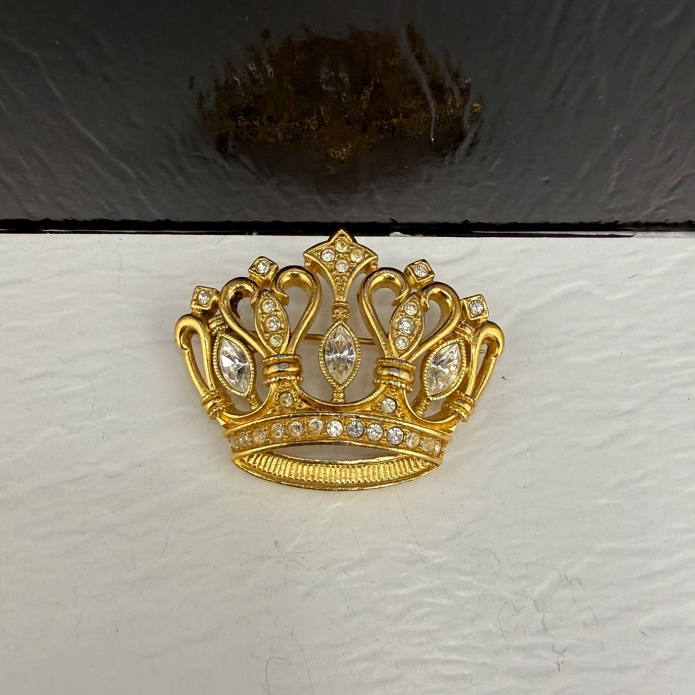 Vintage KJL Avon Crown Brooch Gold Tone Rhinestone Signed Kenneth Jay Lane